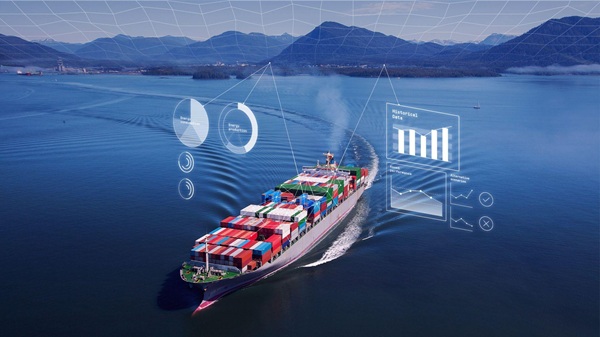 Maritime fleet analytics for vessel performance and data-driven ship management